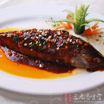 金槍魚、鳗魚等飽含脂肪酸 金槍魚、鳗魚等飽含脂肪酸