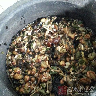 包煎：方劑中含粘性成分的藥材，影響其他藥材出汁