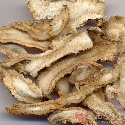 有補血活血作用，治療女性貧血可用當歸補血湯(當歸身、黃芪)