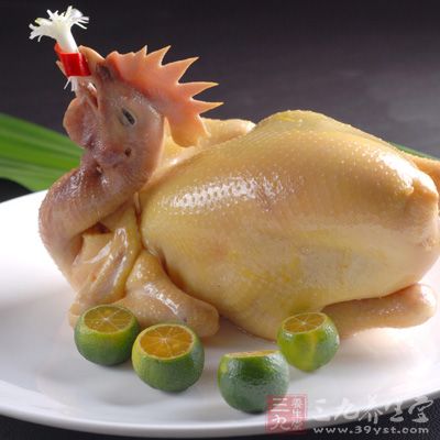 雞肉甘溫補益之物,感冒期間忌食補品,以防閉門留寇 雞肉甘溫補益之物,感冒期間忌食補品,以防閉門留寇