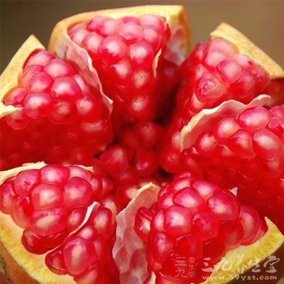 安石榴皮12克,當歸9克,阿膠12克 安石榴皮12克,當歸9克,阿膠12克