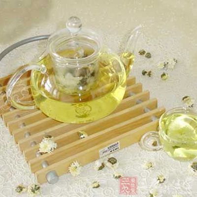 菊花茶富含維生素及鐵、鋅、銅、硒等微量元素