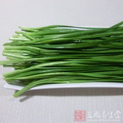 韭菜中含有對人體健康十分有益的植物性芳香揮發油 韭菜中含有對人體健康十分有益的植物性芳香揮發油