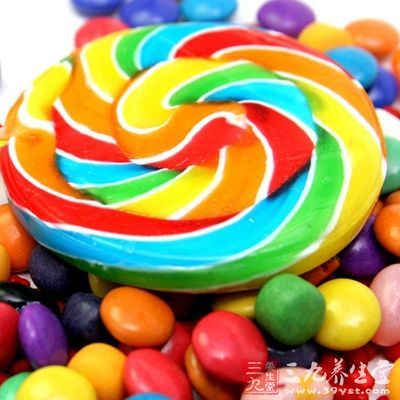 避免高糖食物，如各種糖果、甜食