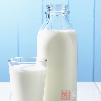 很多MM們聽說喝牛奶能補鈣、美容、助睡眠後就增加了牛奶的攝入量