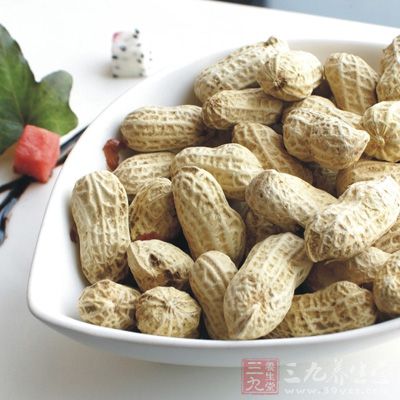 長痘痘吃花生,會使皮膚油脂分泌旺盛 長痘痘吃花生,會使皮膚油脂分泌旺盛
