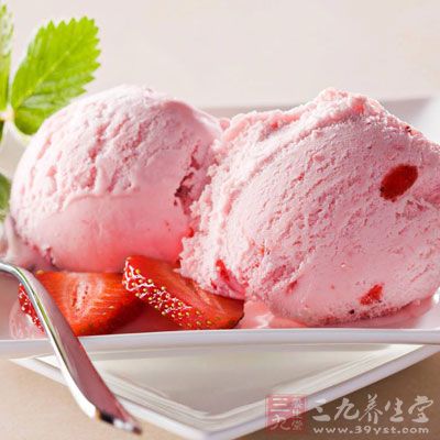 冰淇淋並不含很高熱量，其可怕之處在於極高的含糖量。高血脂人應避而遠之