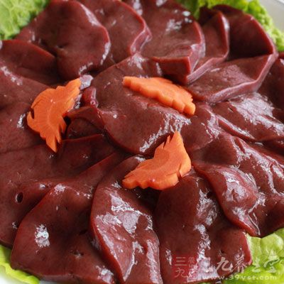 為避免攝入過多的膽固醇，應嚴格限制進食動物內髒