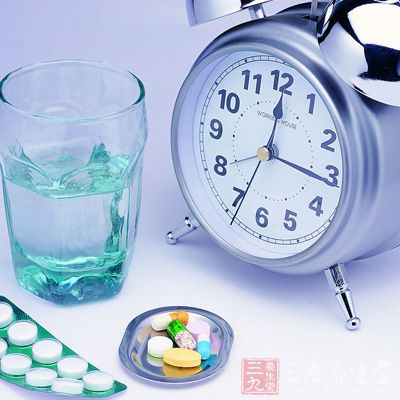 藥物還可通過影響某些脂蛋白代謝酶的活性，使血脂代謝發生障礙，引起血脂異常