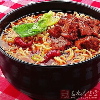屬於高鹽、高脂、低維生素、低礦物質一類食物 屬於高鹽、高脂、低維生素、低礦物質一類食物