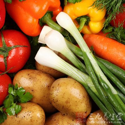 新鮮蔬菜可以為孩子提供多種維生素和無機鹽,黃豆制品含優質蛋白,亦無增痰助濕之弊 新鮮蔬菜可以為孩子提供多種維生素和無機鹽,黃豆制品含優質蛋白,亦無增痰助濕之弊