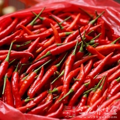 2、忌食辛辣食物 2、忌食辛辣食物