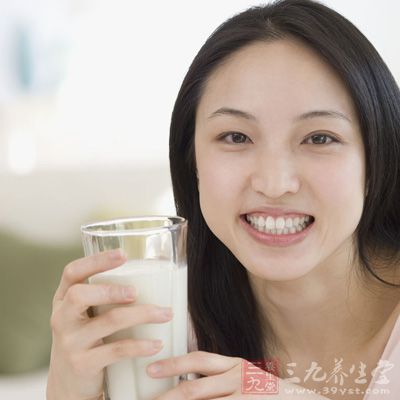 加熱過的牛奶，鈣會流失