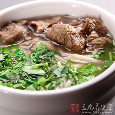 羊肉菠菜煮面適宜老年氣弱陽虛、大便燥結患者食用 羊肉菠菜煮面適宜老年氣弱陽虛、大便燥結患者食用