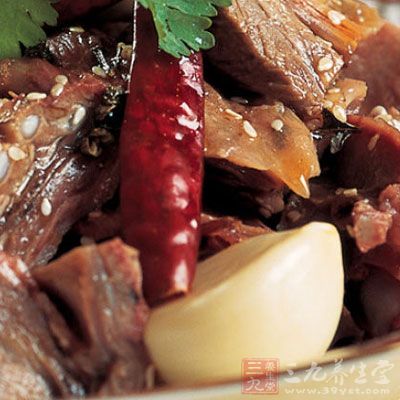 錯誤的食物相克:狗肉加大蒜 錯誤的食物相克:狗肉加大蒜