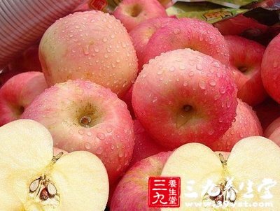 女人腸胃不好吃蘋果