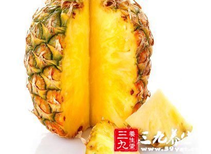 一部分人吃菠蘿後會出現惡心嘔吐
