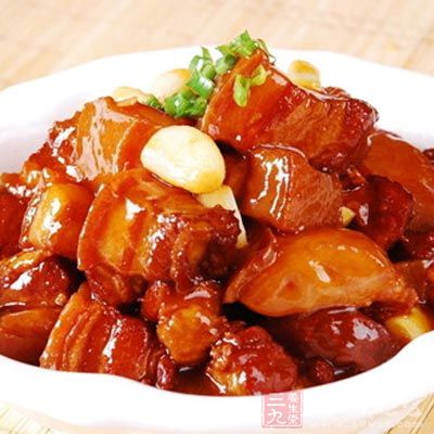 油膩食物含有大量的熱量,不易於消化,還能阻擋營養的吸收 油膩食物含有大量的熱量,不易於消化,還能阻擋營養的吸收