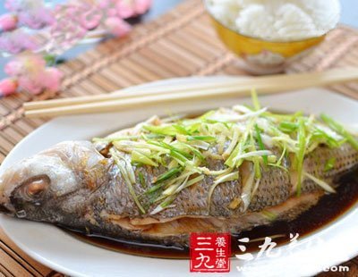冬季感冒吃清蒸的雞和魚