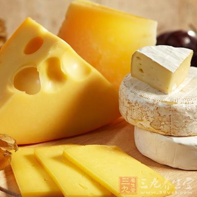 美、西德、法、英等國，每日的油脂攝取量較多