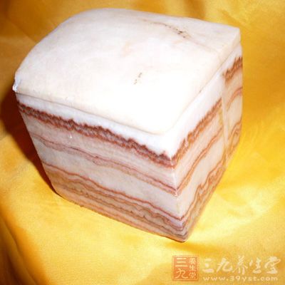 肥肉和動物內髒類食物雖然含有一定量的優質蛋白、維生素和礦物質