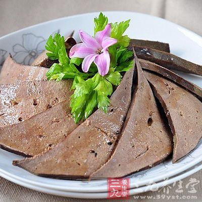 如果是尿酸鹽的患者，應注意盡量少吃含尿酸較高的食物，如動物內髒