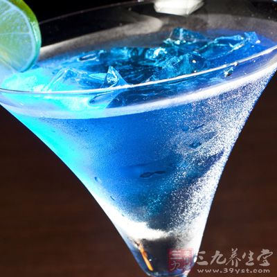 同時酗酒、過度疲勞和精神緊張等也是尿酸高的誘發因素