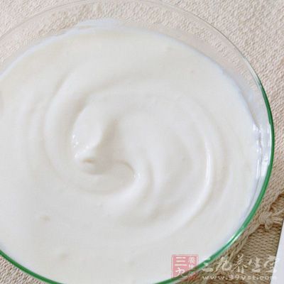 尿酸高患者雖然能喝牛奶，但酸奶就不宜飲用