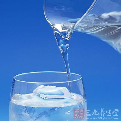 不喝鹼性水