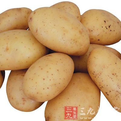 久存的土豆生物鹼含量大，食後可影響胎兒的正常發育