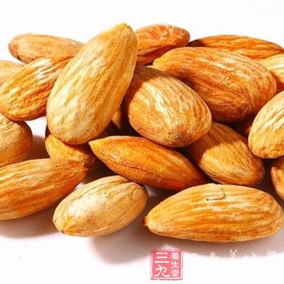 杏仁有氫氰酸有毒物質，食後會影響胎兒的健康發育