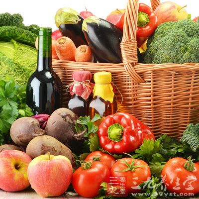 蔬菜、水果和豆類,也含有一定量的纖維 蔬菜、水果和豆類,也含有一定量的纖維