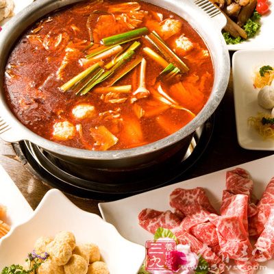 不過,專家提醒,冬季吃火鍋雖然當時感覺身體非常暖和 不過,專家提醒,冬季吃火鍋雖然當時感覺身體非常暖和