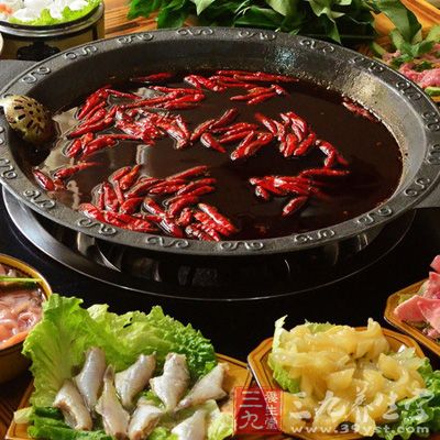 火鍋這種飲食方式本身就容易使人體上 火鍋這種飲食方式本身就容易使人體上