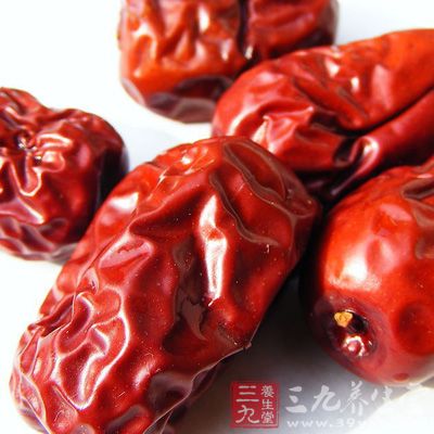 糖尿病人最好少食用。因為紅棗含糖量高