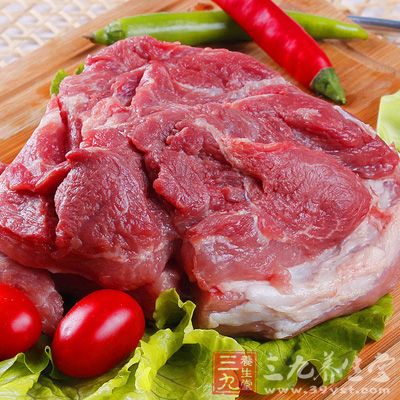 肉的最佳吃法：先煮，倒掉肉湯，煮好的肉再切肉片、肉絲