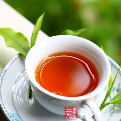 吃肉時喝茶容易形成便秘