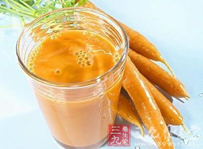 在飲用胡蘿卜汁後不要馬上去飲酒