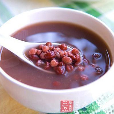 喝紅豆粥，可以止吐止瀉
