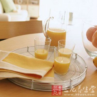 酸性飲料能夠刺激食道