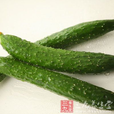 黃瓜中所含的丙醇二酸，能抑制人體內糖類物質轉變為脂肪