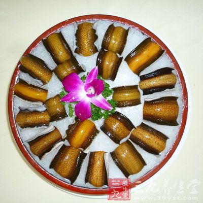 黃鳝性味甘溫，具有補五髒、填精血的作用