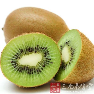 吃完猕猴桃，不要立刻喝牛奶