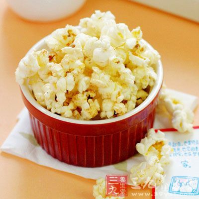 爆米花是由玉米加工而成