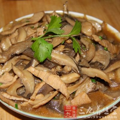 蘑菇炒肉