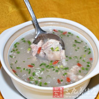 隔夜湯不能喝