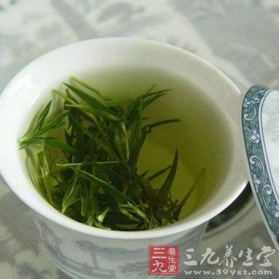 吃狗肉後忌喝茶