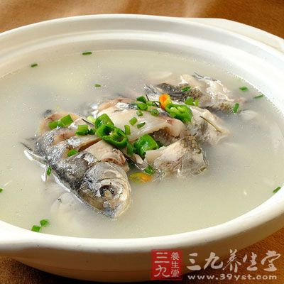 當歸屬地鲫魚湯