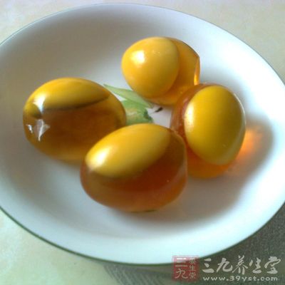 松花蛋最大的危害就是其中含有鉛,鉛具有極強的神經毒性 8435e5dde71190ef7fa52665ce1b9d16fdfa6029
