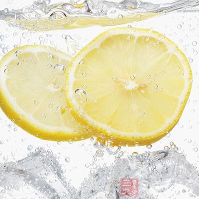 可樂等飲料汽水和可樂等碳酸飲料中大多含有檸檬酸 d3bb8accjw1eqj963ypvrj20sg0izjtv